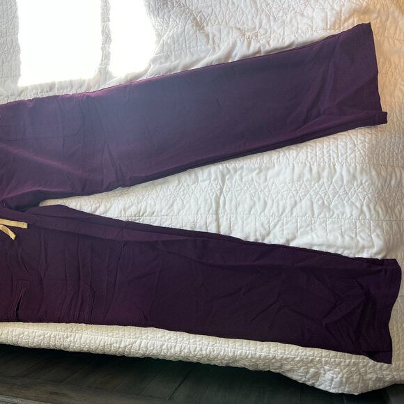 SET: Figs Rafaela Deep Purple Top (XS) and High Waisted Yola Bottoms (M) - Picture 3 of 4